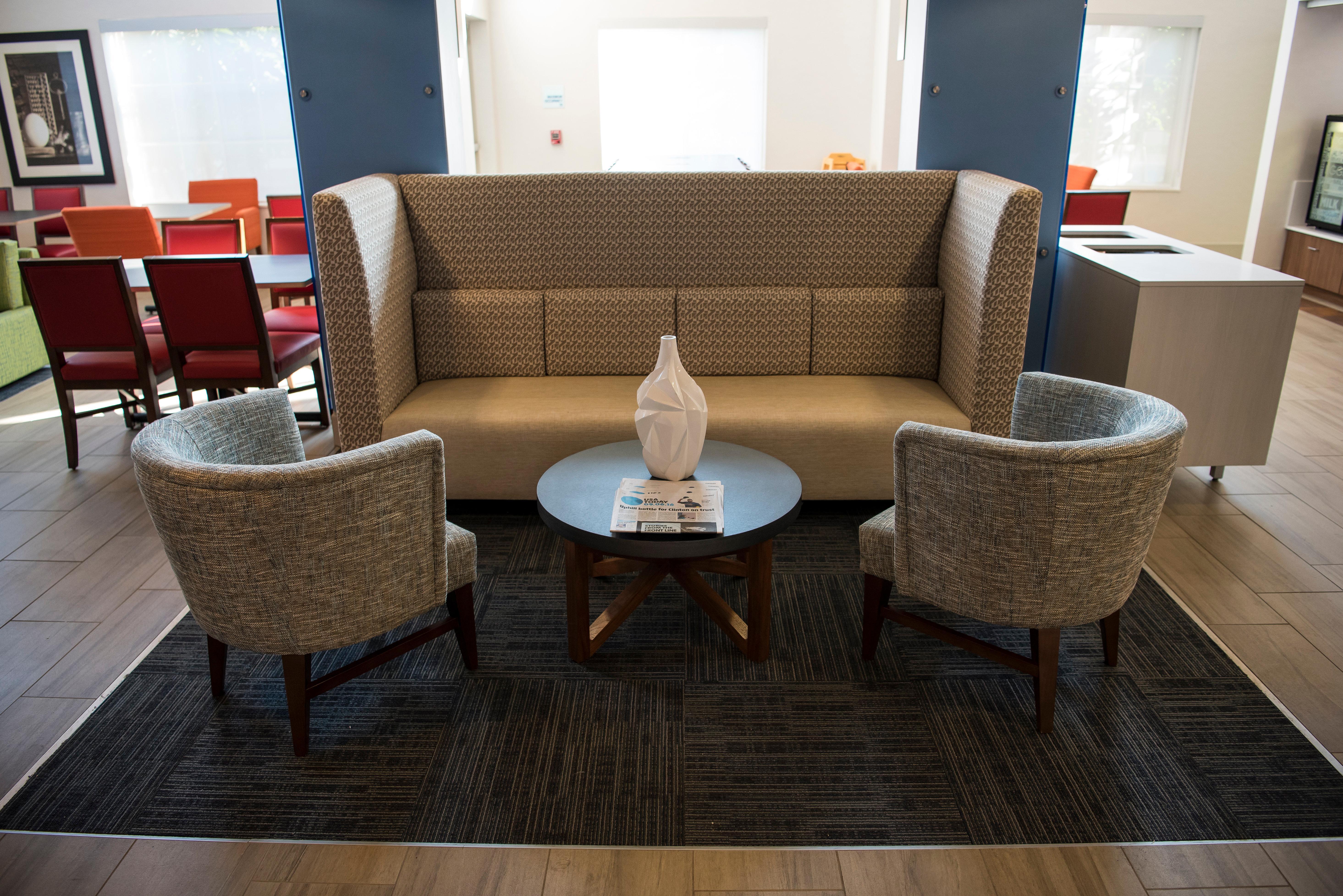 Holiday Inn Express Hotel & Suites Lexington-Downtown University By Ihg Exteriör bild