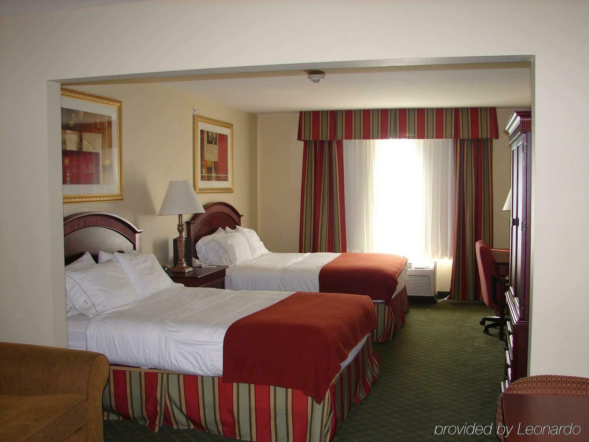 Holiday Inn Express Hotel & Suites Lexington-Downtown University By Ihg Rum bild